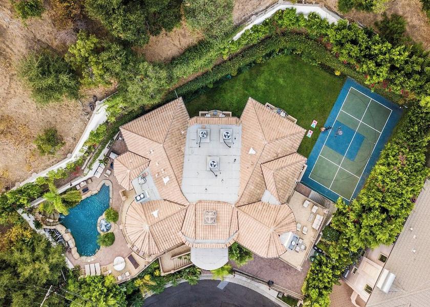 California Beverly Hills Exterior Detail