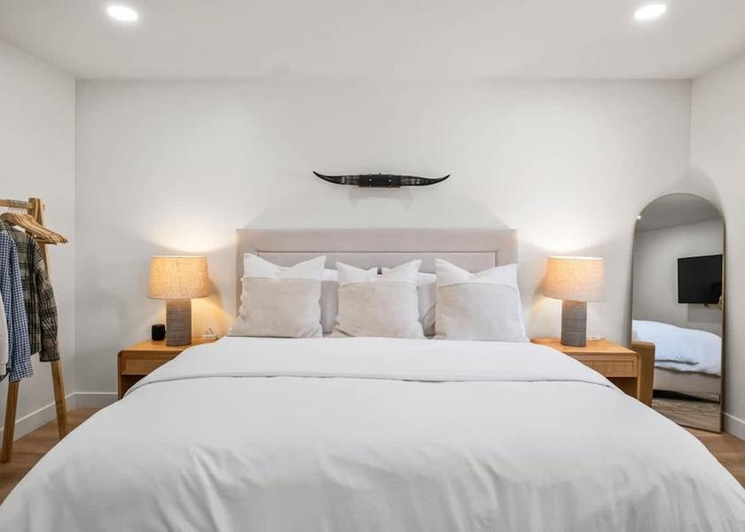 California Redondo Beach Room