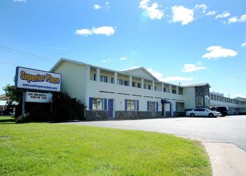 Michigan Sault Ste. Marie Hotel Exterior