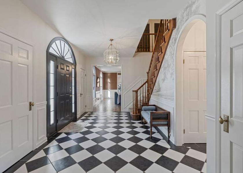 New York Suffern Interior Entrance