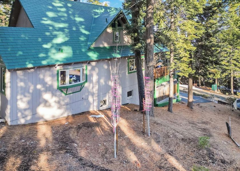 California Carnelian Bay Exterior Detail