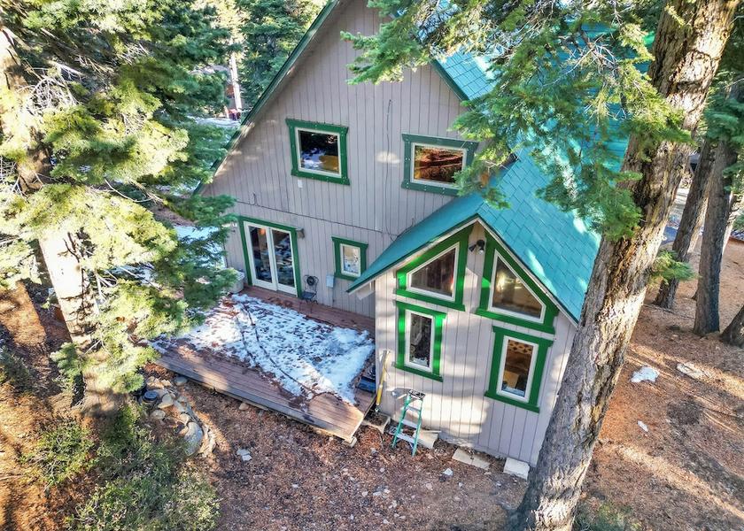 California Carnelian Bay Exterior Detail