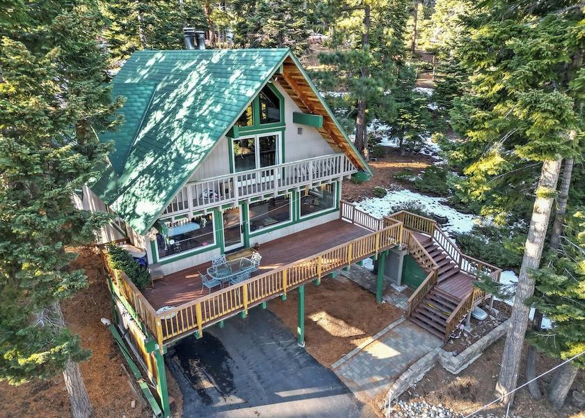 California Carnelian Bay Exterior Detail