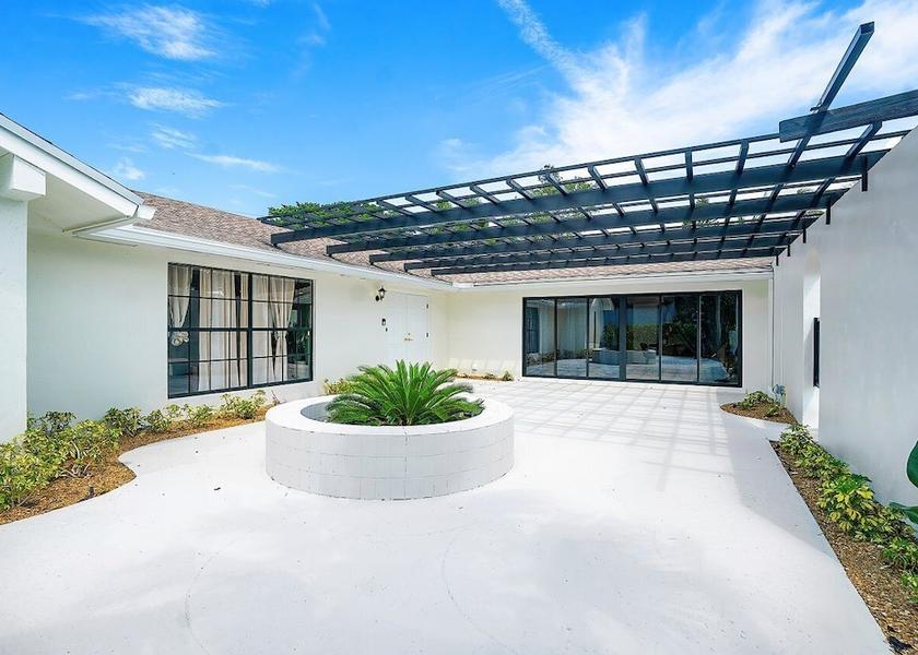 Florida West Palm Beach Facade