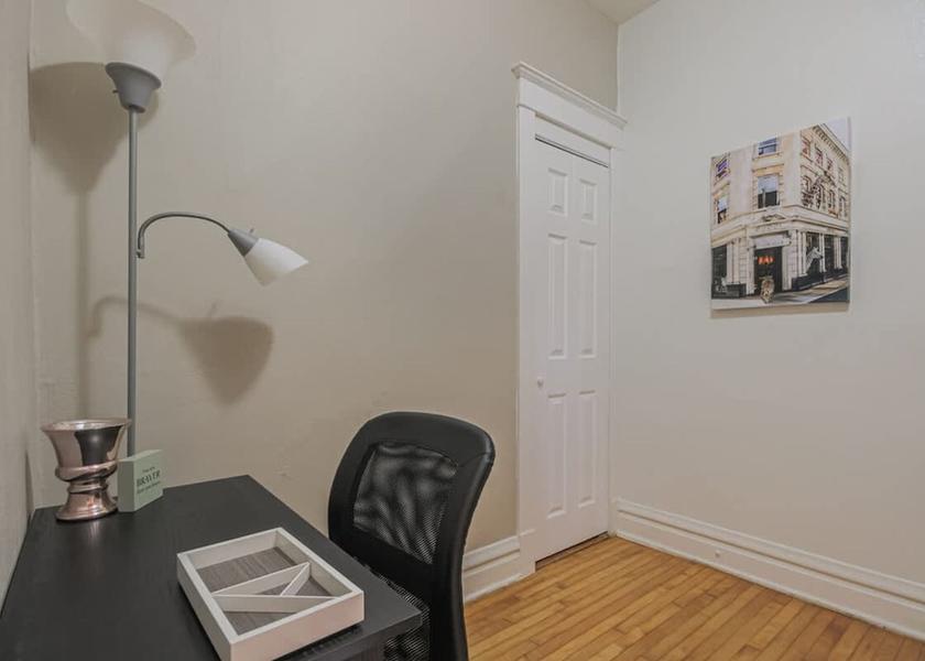 Illinois Forest Park Room