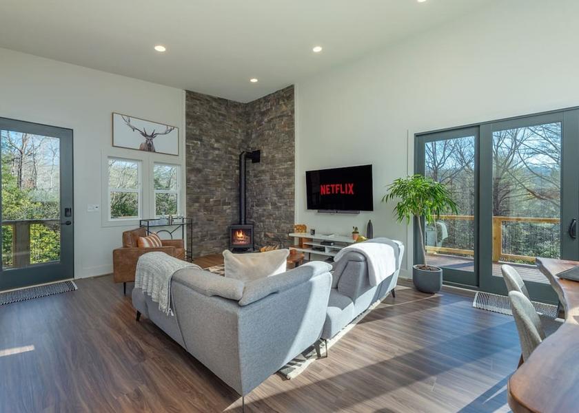 North Carolina Pisgah Forest Room