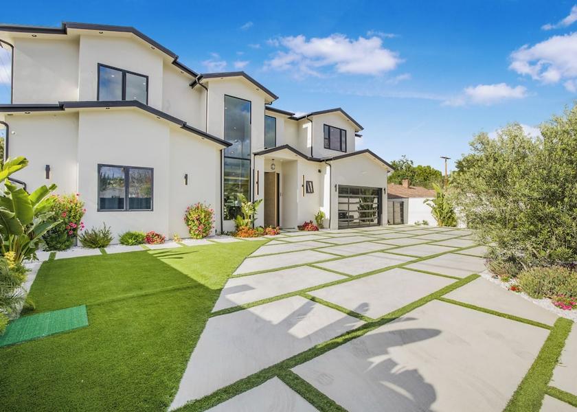 California Woodland Hills Exterior Detail