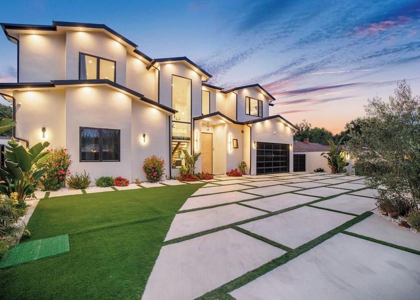 California Woodland Hills Exterior Detail