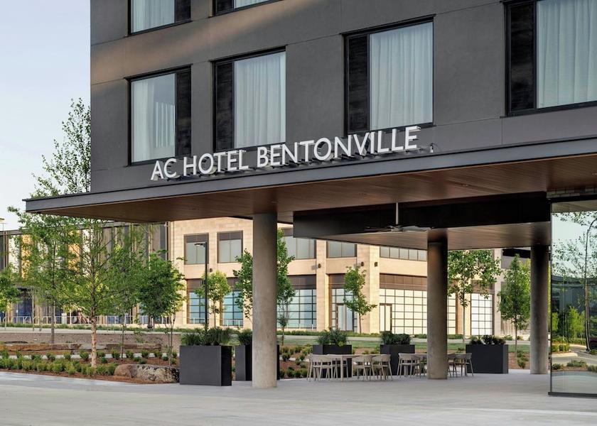 Arkansas Bentonville Exterior Detail