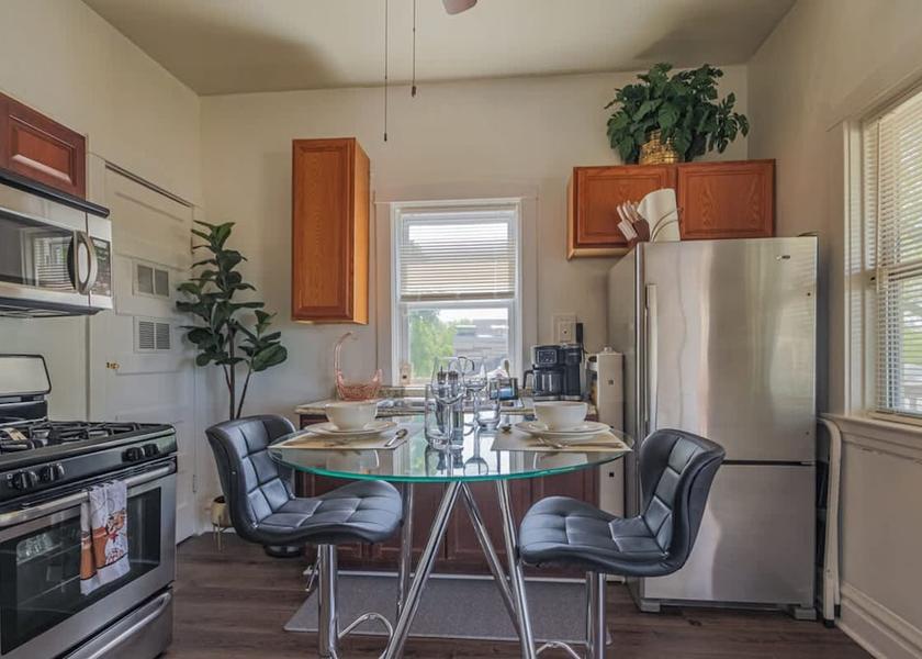 Illinois Forest Park Room