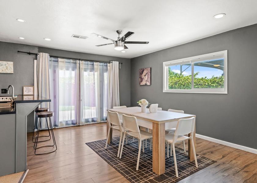 California La Puente Room