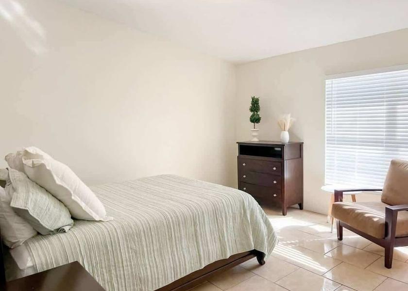 Florida Dade City Room