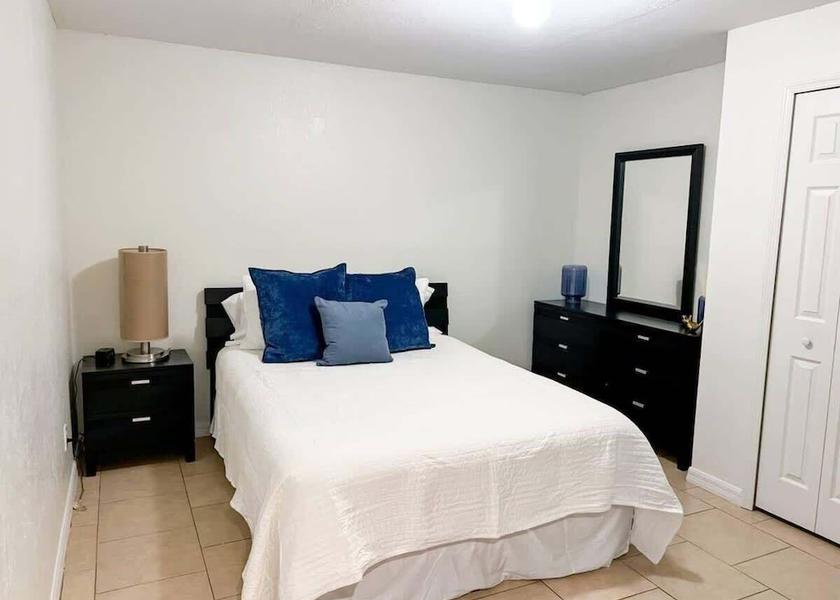 Florida Dade City Room