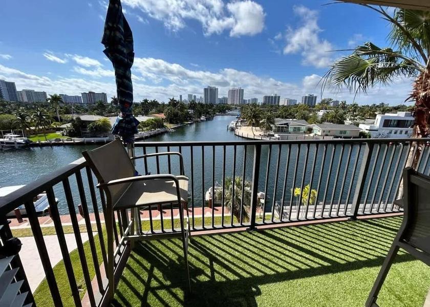 Florida Hallandale Beach Room