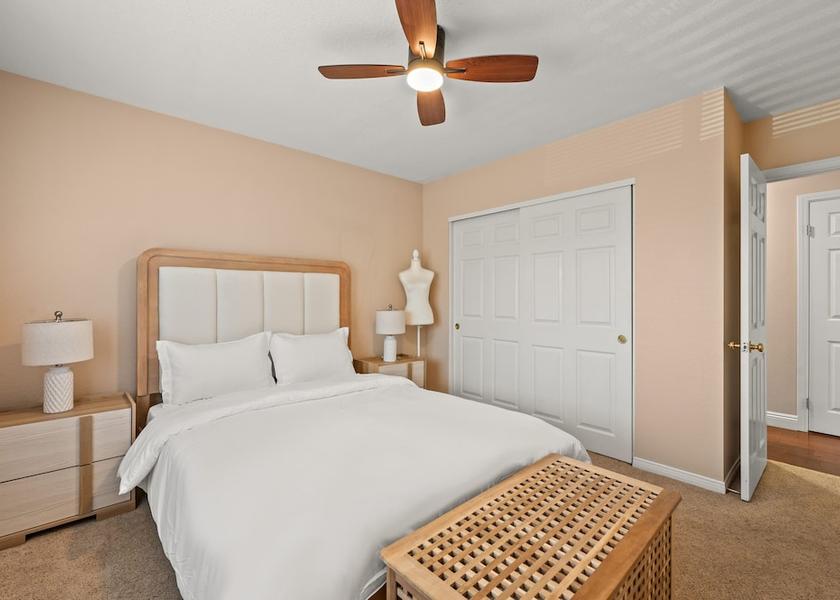 California La Puente Room