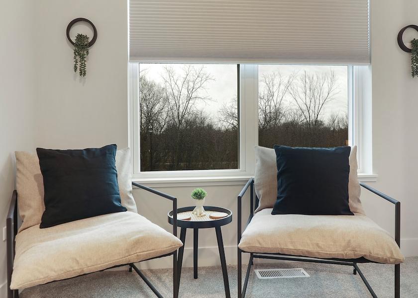 Illinois Warrenville Room