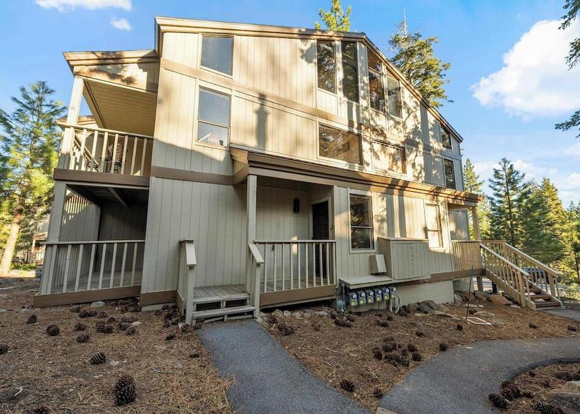 California Kings Beach Exterior Detail