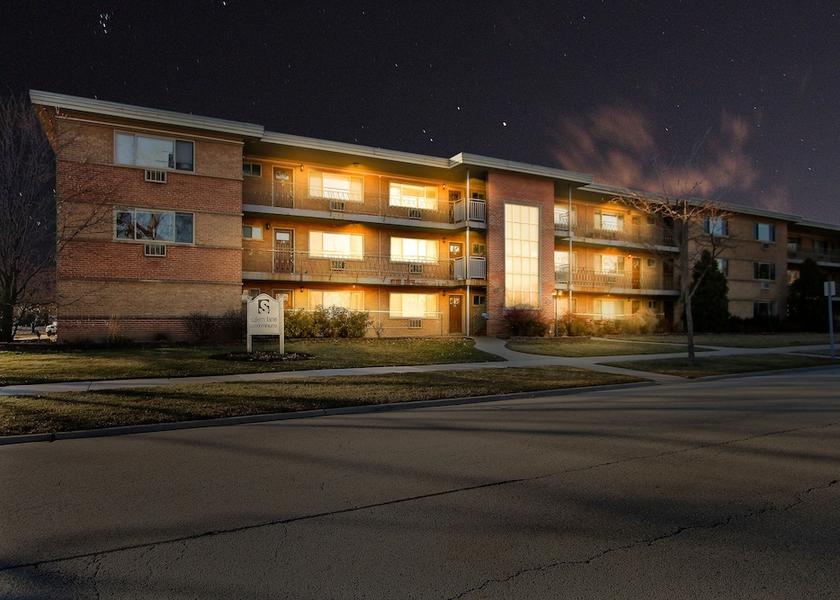 Illinois Arlington Heights Exterior Detail