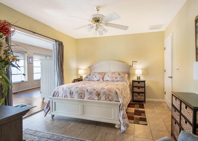 Florida Holmes Beach Room