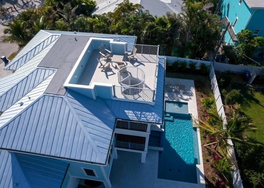 Florida Holmes Beach Exterior Detail