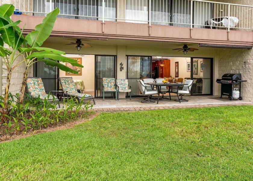 Hawaii Kailua-Kona Property Grounds