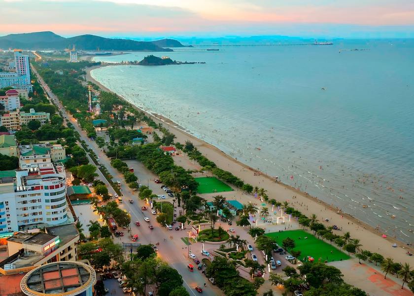 Nghe An Vinh Beach