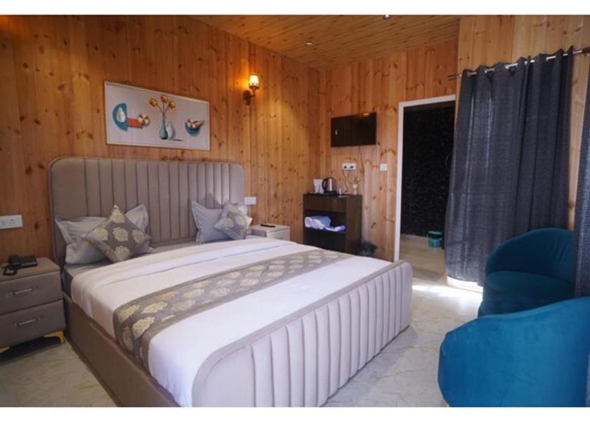Uttarakhand Dhanaulti Deluxe Room Pine Cottage