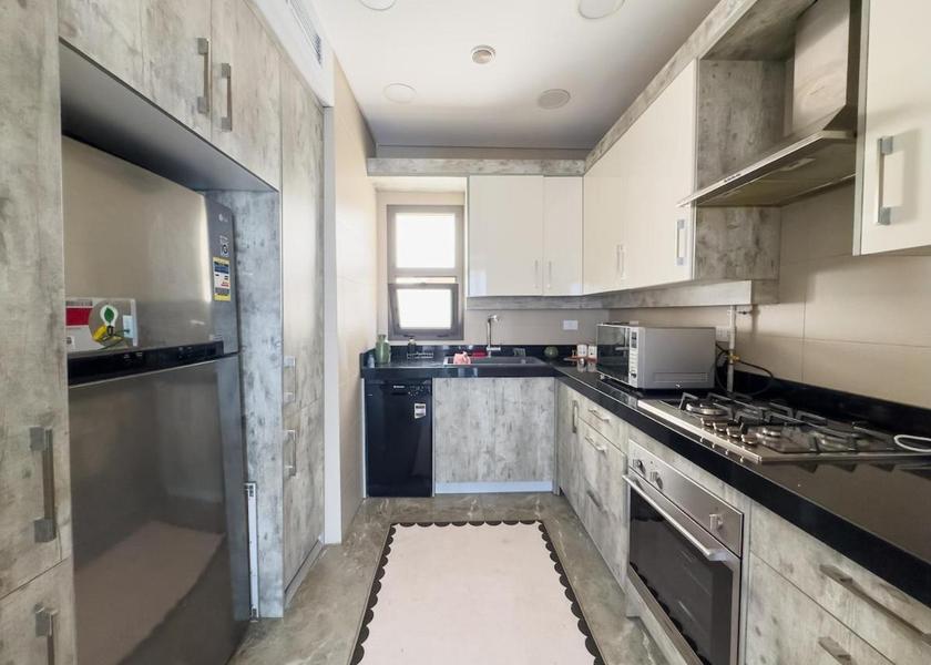 Giza Governorate Cairo Three-Bedroom Apartment with Balcony