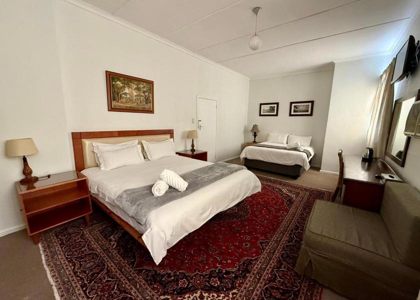 Western Cape Beaufort West Family Room