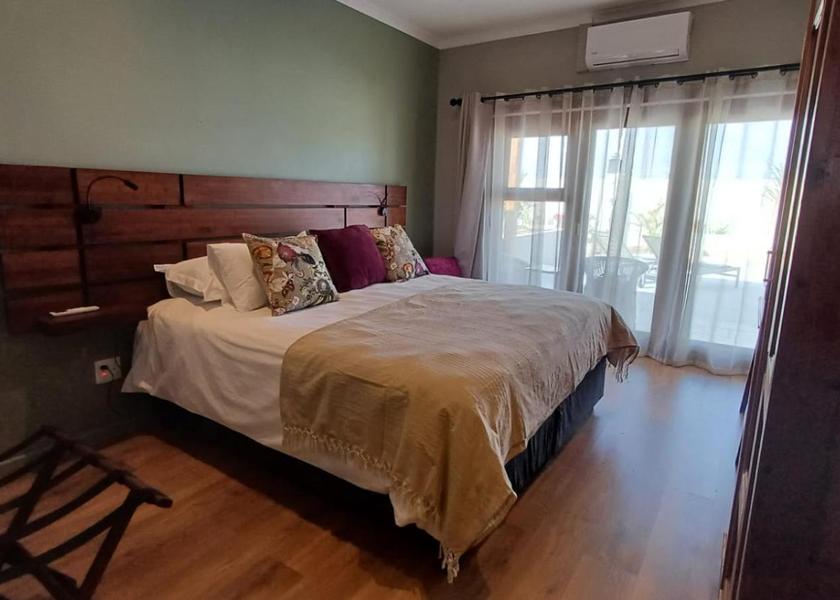 Western Cape Riebeek Kasteel King Room with Mountain View