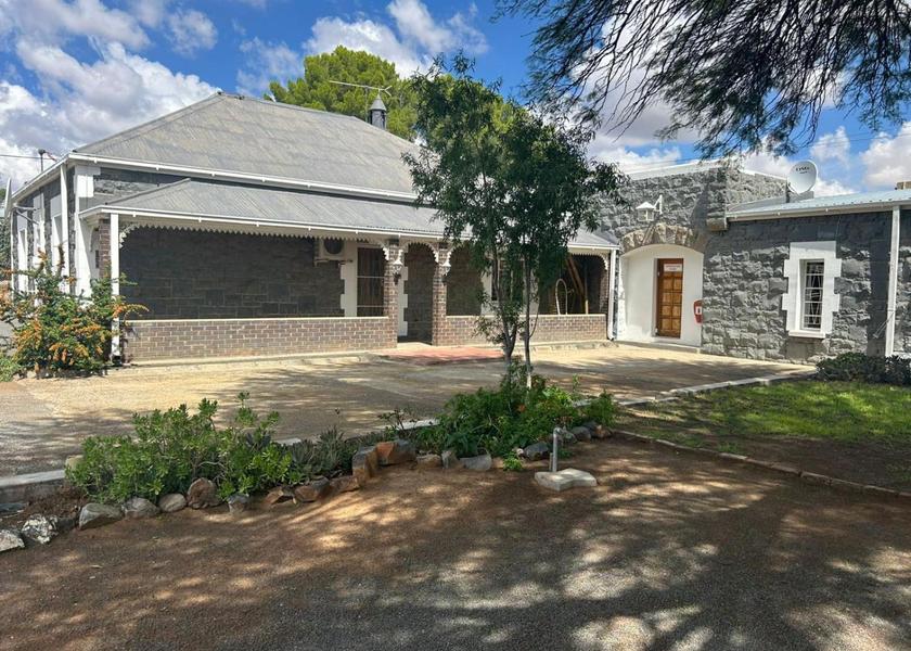 Northern Cape Emthanjeni Standard Cottage
