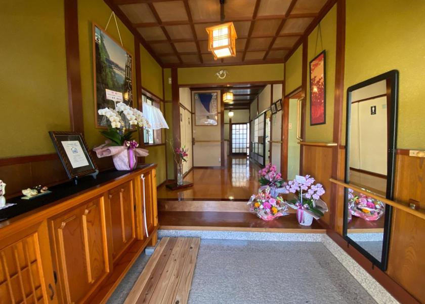 Toyama Toyama lobby