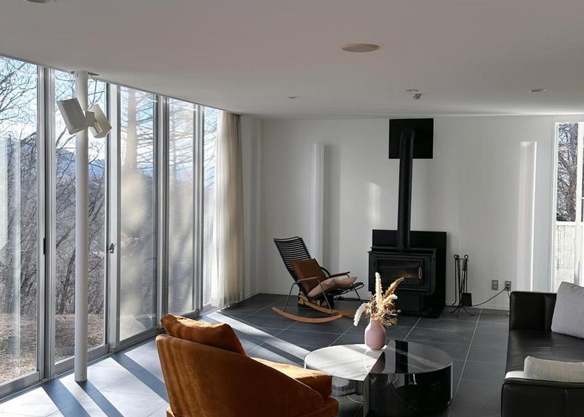 shared lounge/tv area