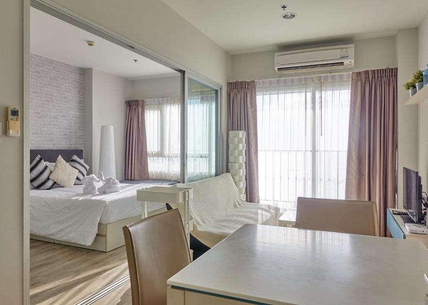 Chonburi Province Pattaya Deluxe One-Bedroom Apartment with Ocean View