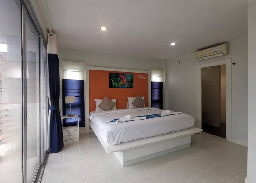 Phuket Province Karon Deluxe Room