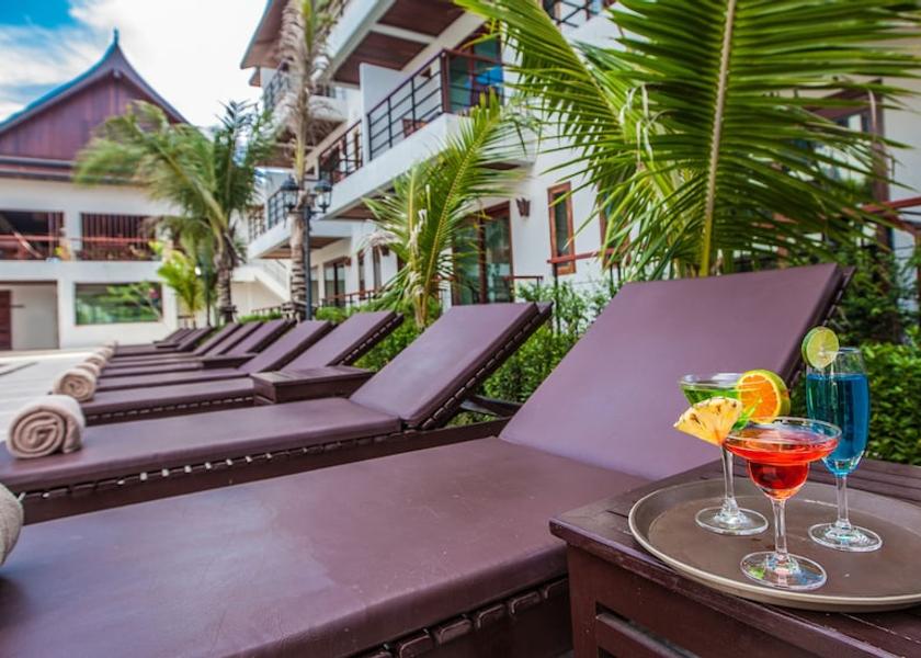 Phuket Province Sa Khu Sundeck