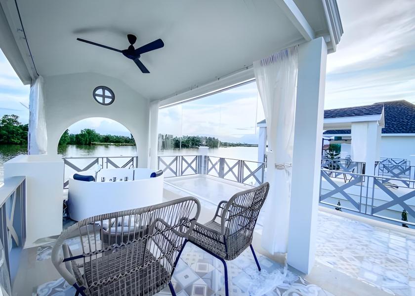 Samut Songkhram Amphawa Villa with King Bed