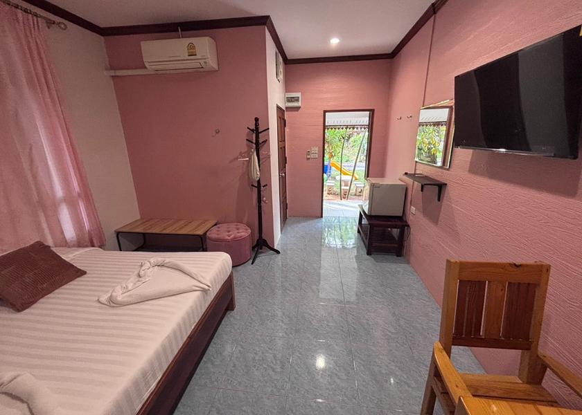 Samut Songkhram Amphawa Deluxe Room