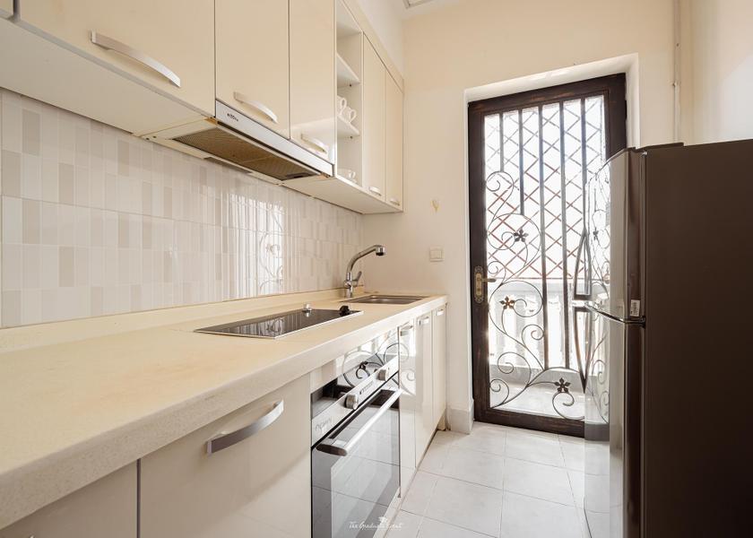 Kandal Phnom Penh Studio Apartment with Balcony