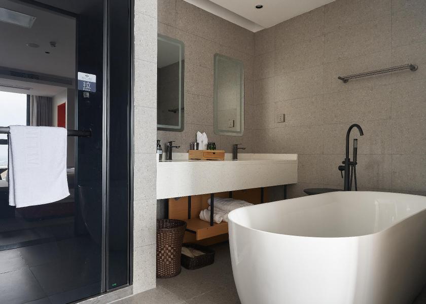 Kandal Phnom Penh Suite