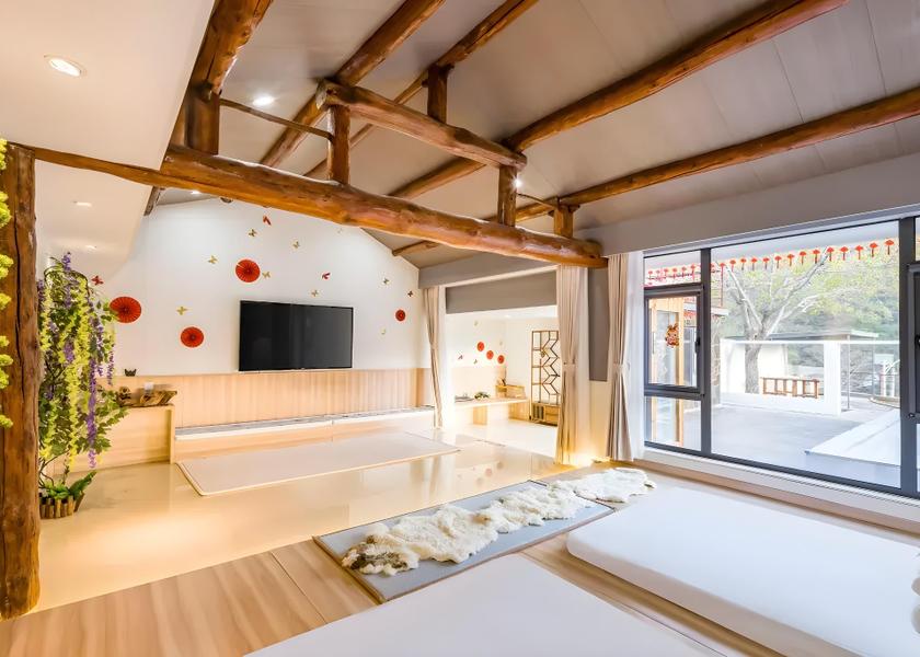  Fangshan Family Room