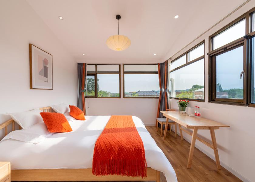  Huairou Mountain View Queen Room