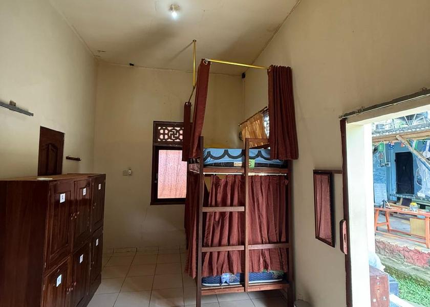 Bali Banjar Dormitory Room - 6 People