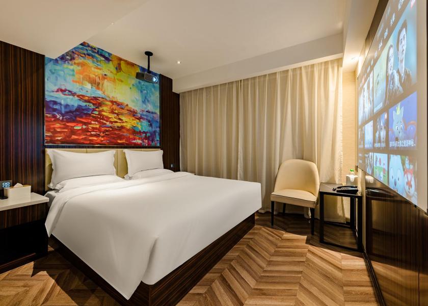 Gansu Lanzhou Movie Room - Queen