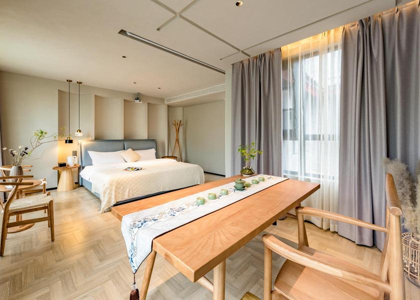 Henan Luoyang Premier Queen Room with Balcony