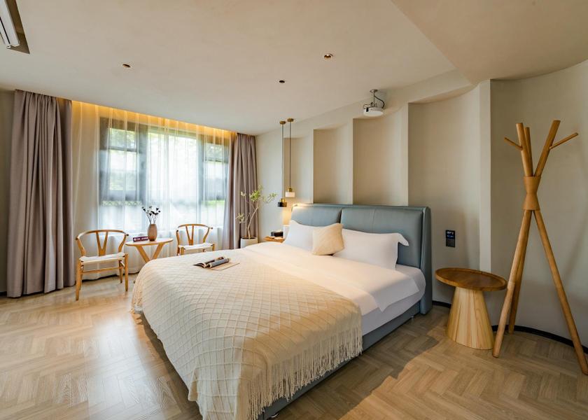 Henan Luoyang Premier Queen Room with Balcony