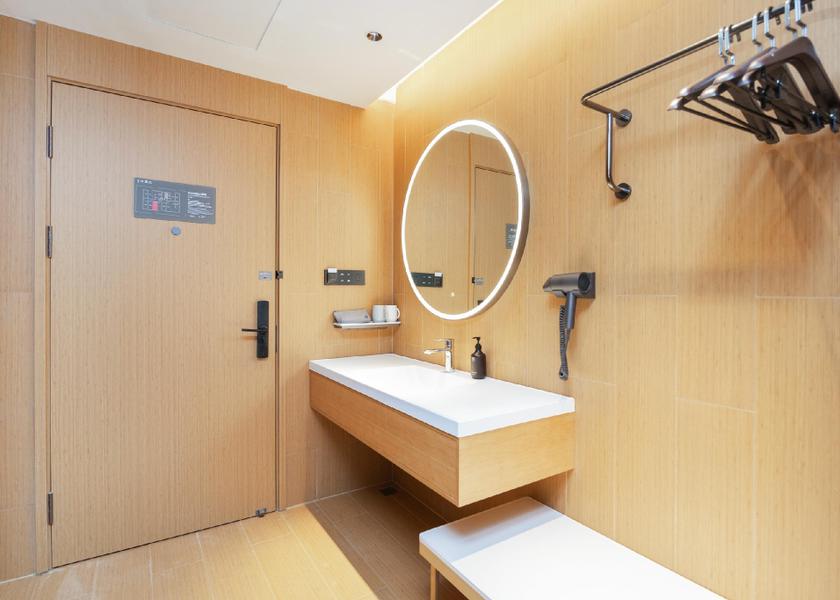 Jiangsu Lianyungang Business Queen Bed Room