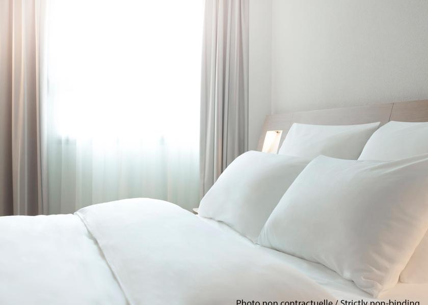 Ningxia Yinchuan Superior Room, 2 Single Beds and a Sofa