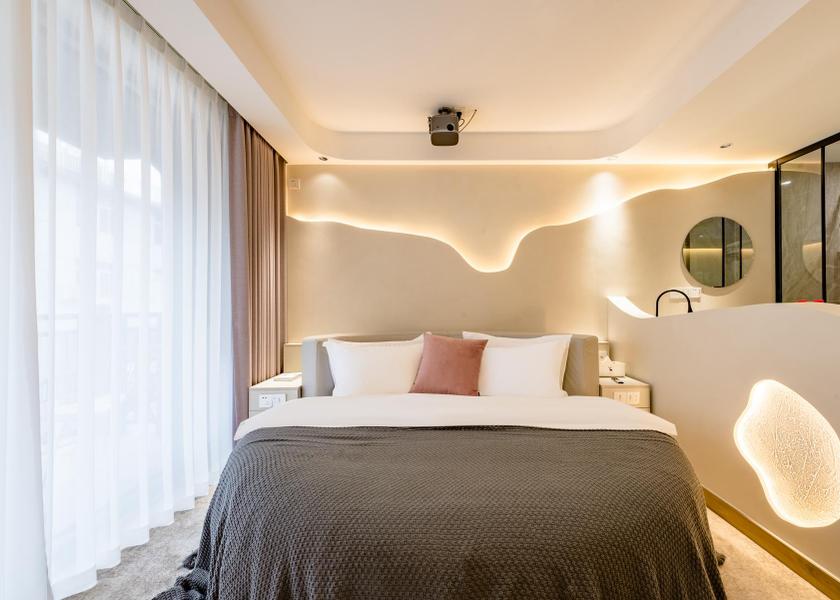 Zhejiang Lishui Round Bed Room