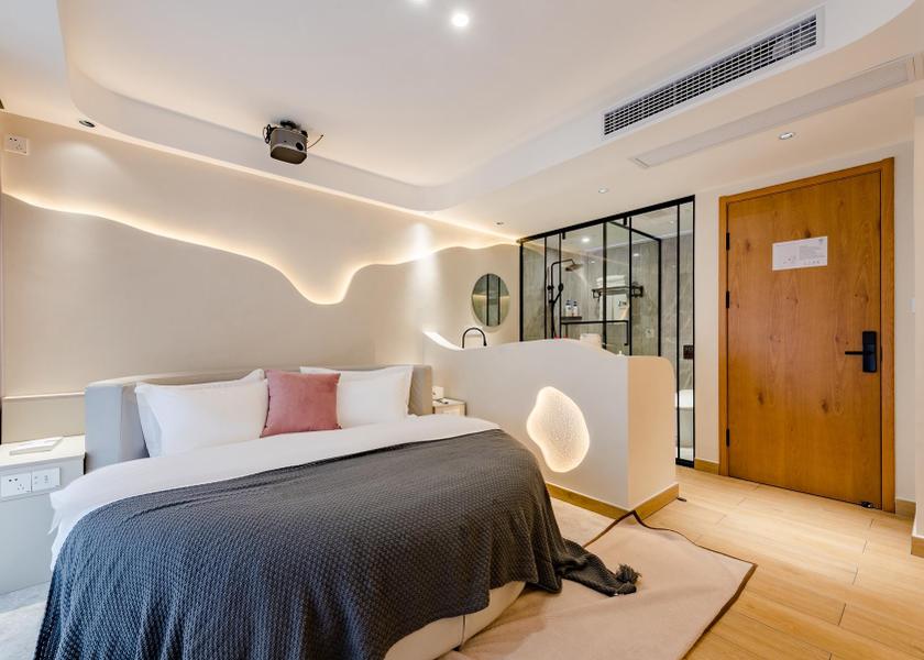 Zhejiang Lishui Round Bed Room